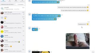 Мужик в скайпе любуется на то, как незнакомка ласкает мохнатку